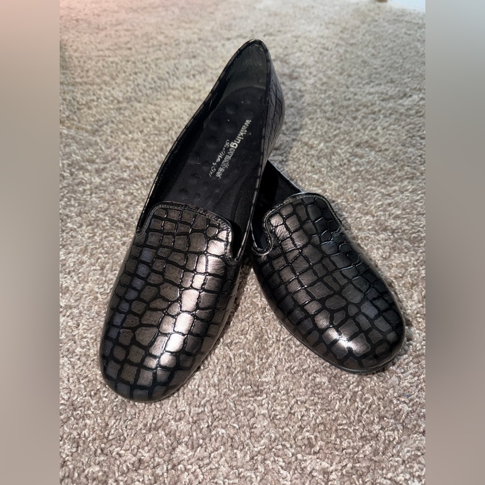 Walking Cradles Black Textured Loafers